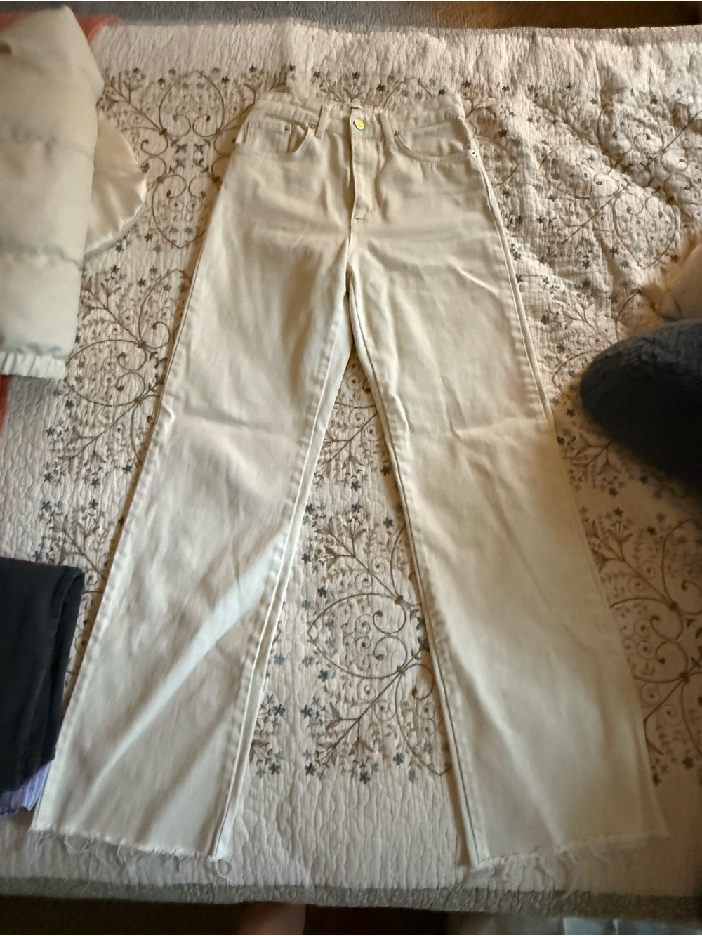 Stradivarius Cream Button-Fly Jeans